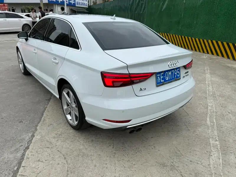 Audi A3 2018 30th Anniversary Edition Limousine 35 TFSI Fashion Model — миниатюра 4