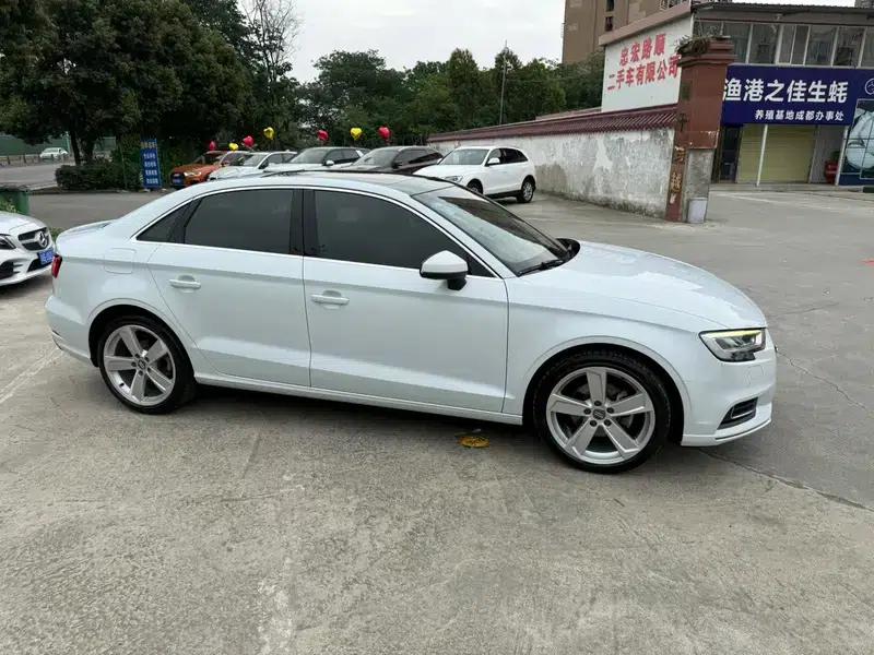 Audi A3 2018 30th Anniversary Edition Limousine 35 TFSI Fashion Model — миниатюра 7