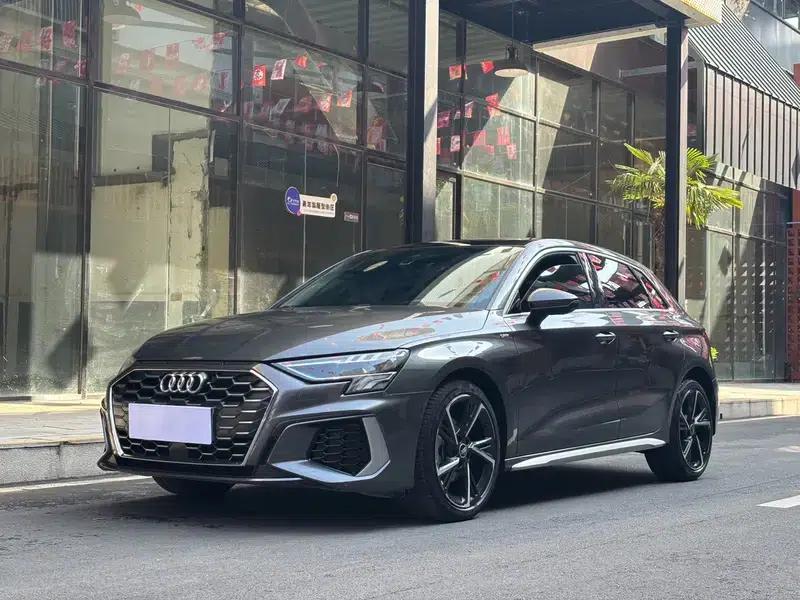 Audi A3 2024 Sportback 35 TFSI Fashion Sport — миниатюра 1