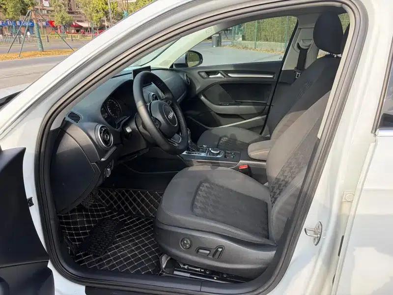 Audi A3 2014 Sportback 35 TFSI Automatic Entry-Level Model — миниатюра 11