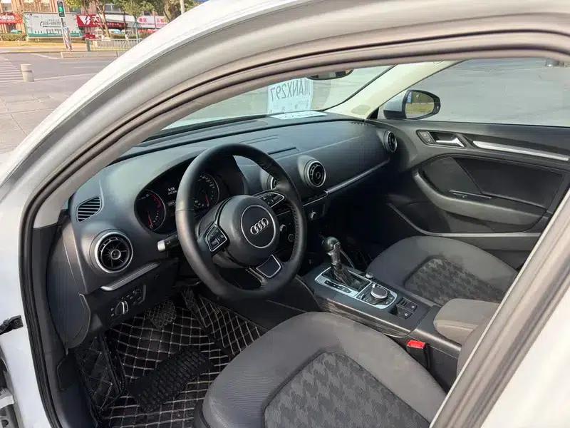 Audi A3 2014 Sportback 35 TFSI Automatic Entry-Level Model — миниатюра 13