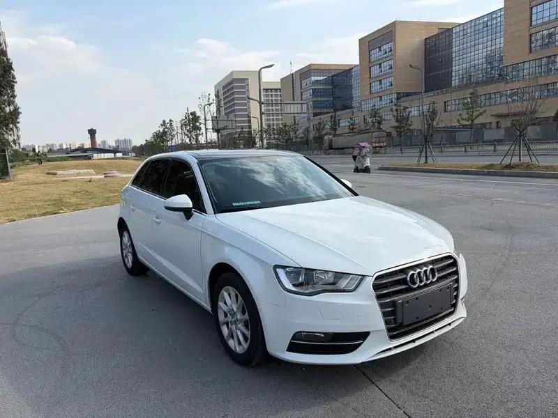Audi A3 2014 Sportback 35 TFSI Automatic Entry-Level Model — миниатюра 3