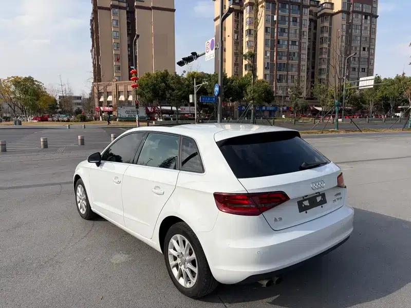 Audi A3 2014 Sportback 35 TFSI Automatic Entry-Level Model — миниатюра 5