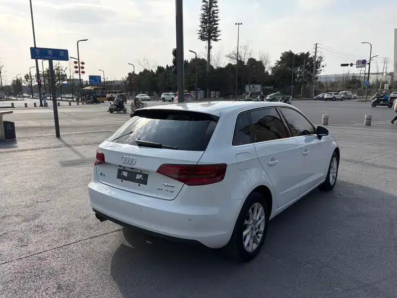 Audi A3 2014 Sportback 35 TFSI Automatic Entry-Level Model — миниатюра 6