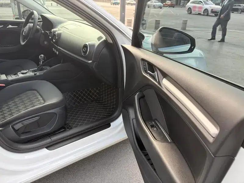 Audi A3 2014 Sportback 35 TFSI Automatic Entry-Level Model — миниатюра 7