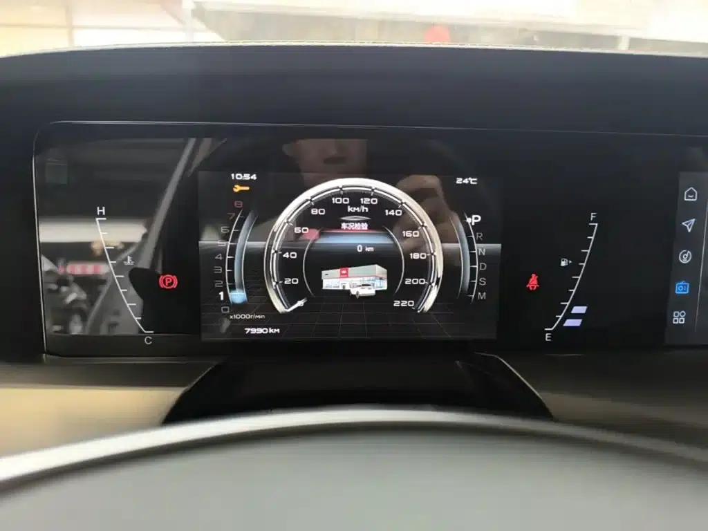 Bestune T77 2023 1.5T Automatic Luxury Edition — миниатюра 12