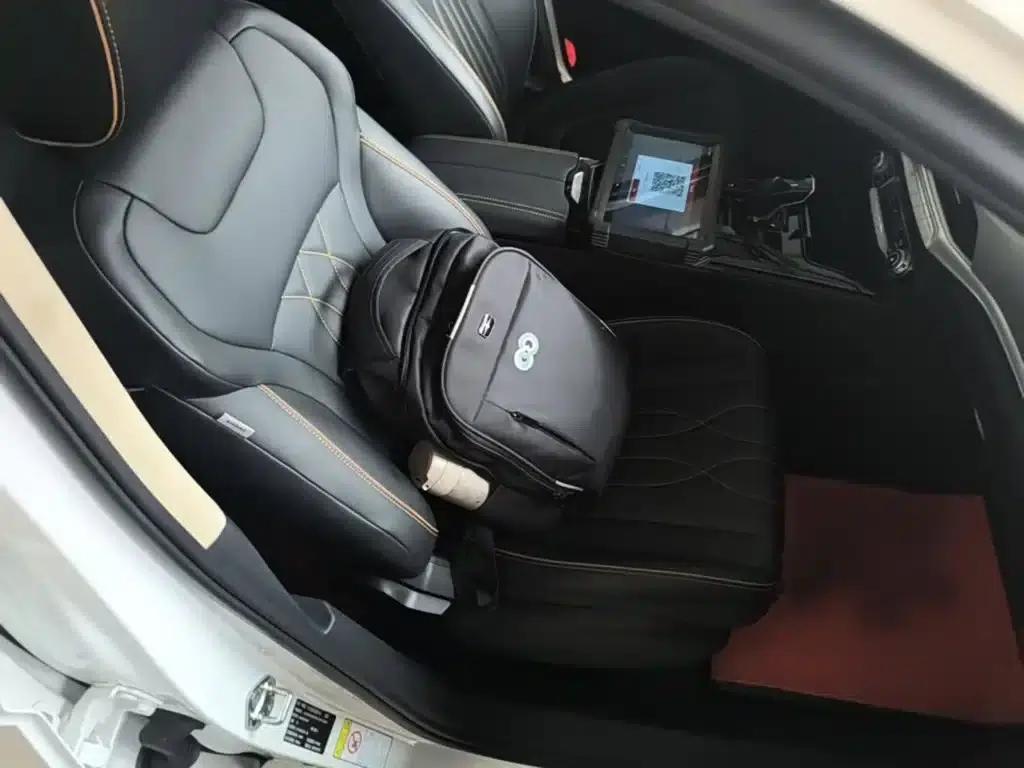 Bestune T77 2023 1.5T Automatic Luxury Edition — миниатюра 25