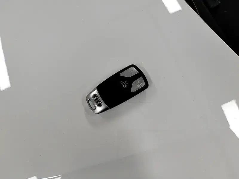Audi Q5L 2022 2.0T Automatic AWD 5-seater Factory Custom Edition — миниатюра 11