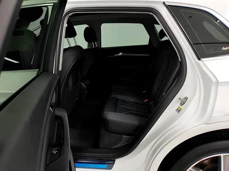 Audi Q5L 2022 2.0T Automatic AWD 5-seater Factory Custom Edition — миниатюра 18
