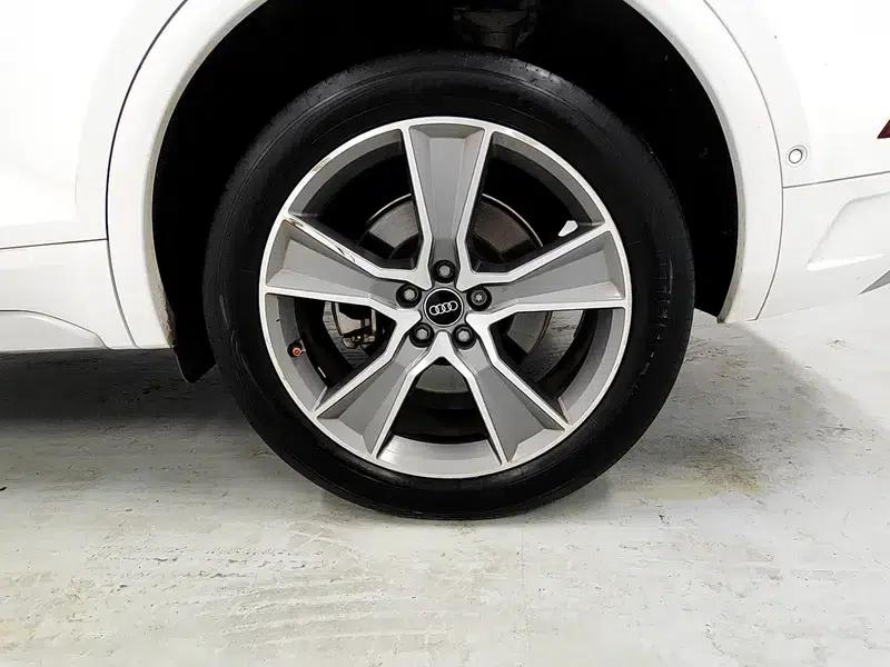Audi Q5L 2022 2.0T Automatic AWD 5-seater Factory Custom Edition — миниатюра 9