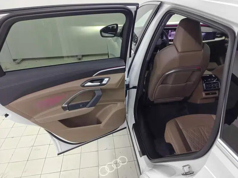 Audi Q5L 2026 2.0T Exclusive Edition for Million Users — миниатюра 19