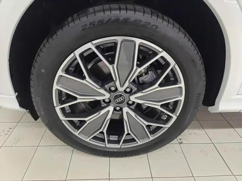 Audi Q5L 2026 2.0T Exclusive Edition for Million Users — миниатюра 6
