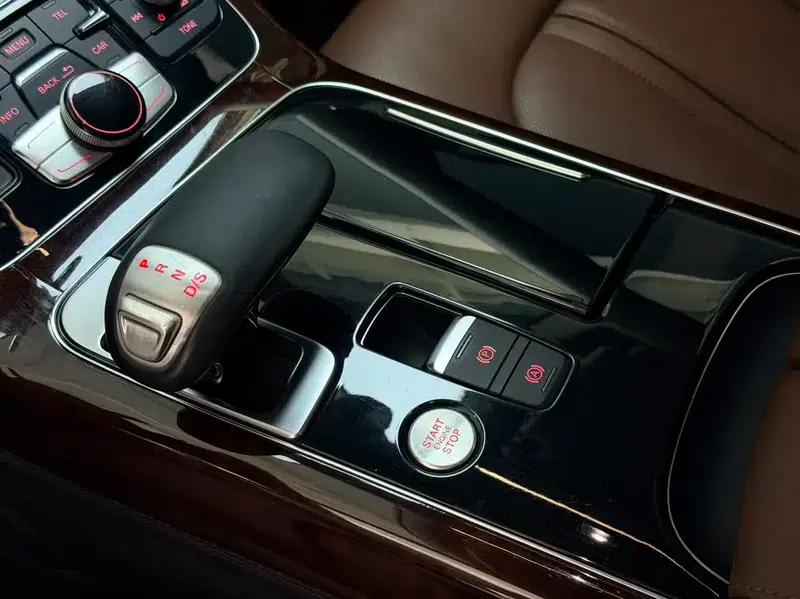 2011 Audi A8 A8L 3.0 TFSI quattro Luxury (245kW) — миниатюра 12