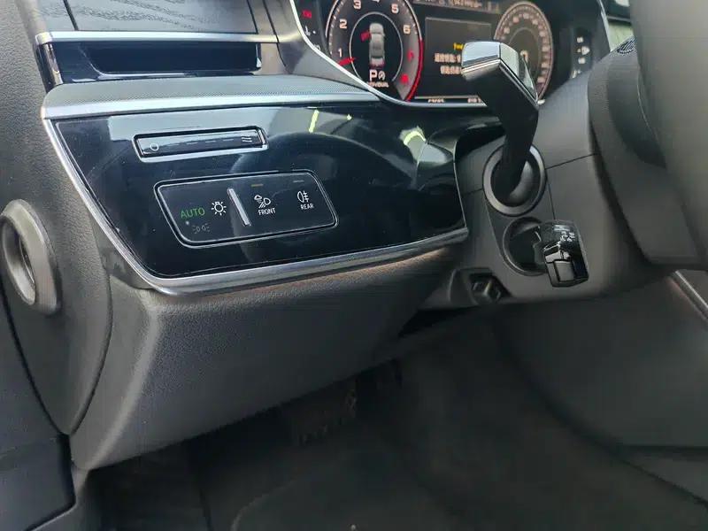 Audi A8 2018 A8L 55 TFSI quattro Elite Edition — миниатюра 13