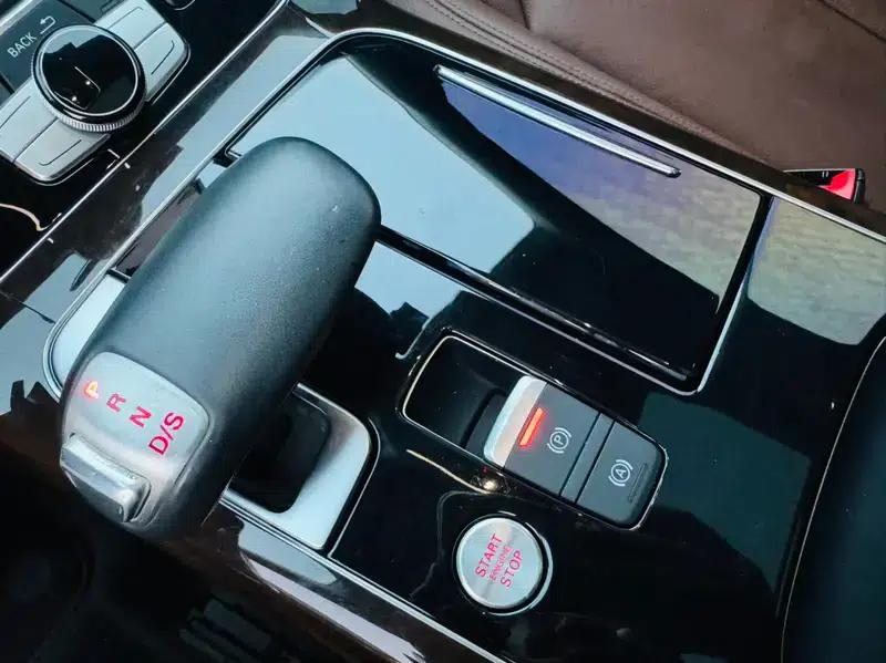2016 Audi A8 A8L 45 TFSI quattro Fashion Edition — миниатюра 19