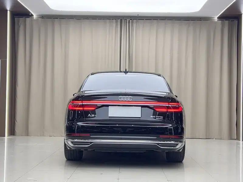 2022 Audi A8 A8L 50 TFSI quattro Comfort Edition — миниатюра 5