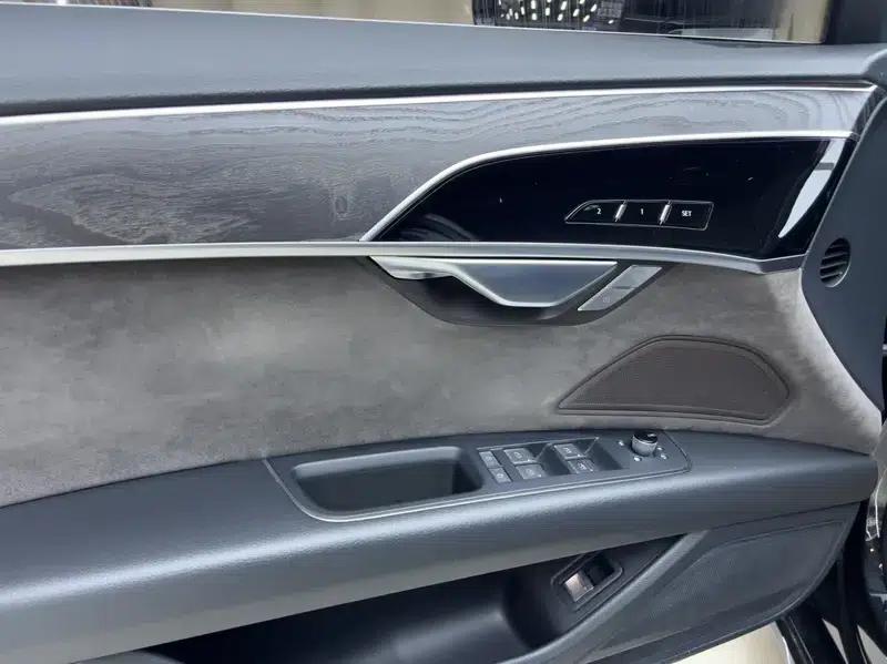 2022 Audi A8 A8L 50 TFSI quattro Comfort Edition — миниатюра 8