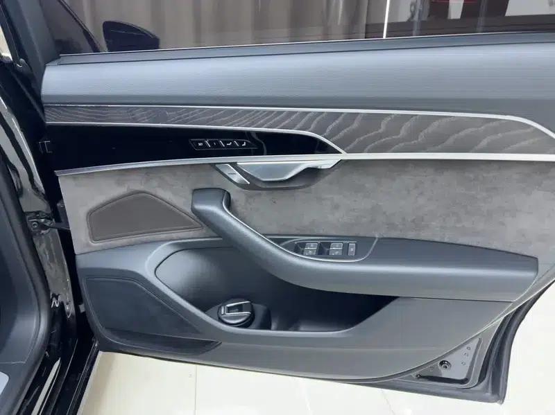 2022 Audi A8 A8L 50 TFSI quattro Comfort Edition — миниатюра 10
