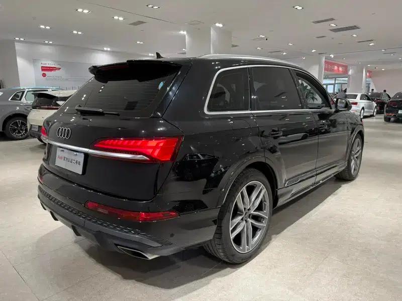 Audi Q7 2025 55 TFSI quattro S line Sport — миниатюра 6