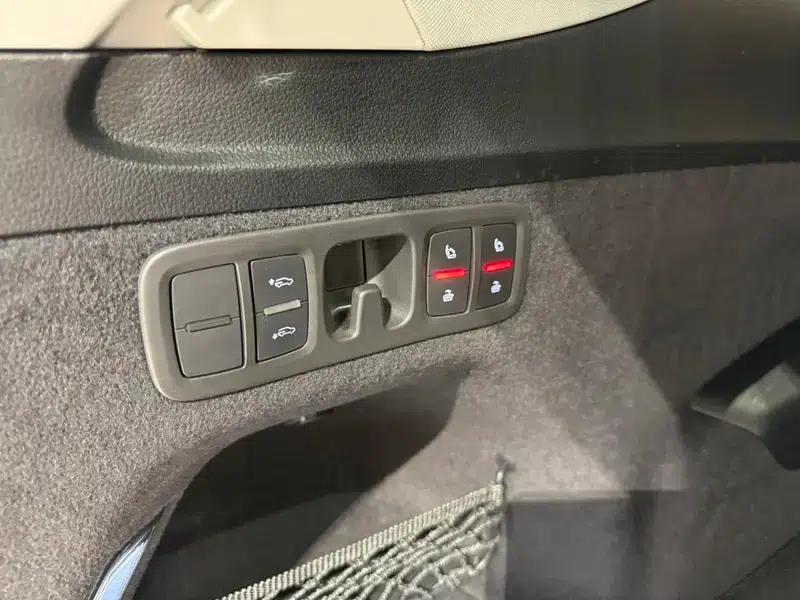 Audi Q7 2025 55 TFSI quattro S line Sport — миниатюра 8