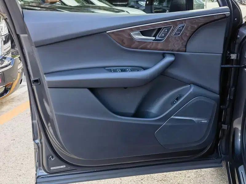 Audi Q7 2020 55 TFSI quattro S line Sport — миниатюра 10