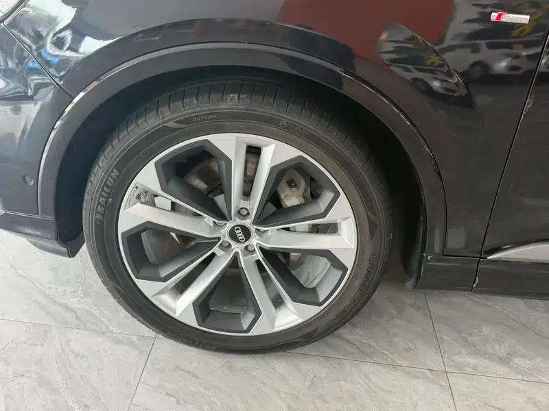 Audi Q7 2020 55 TFSI quattro S line Sport — миниатюра 6
