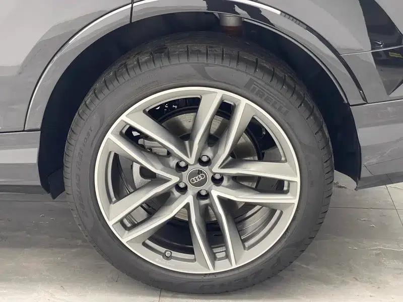 Audi Q7 2025 55 TFSI quattro S line Sport — миниатюра 9