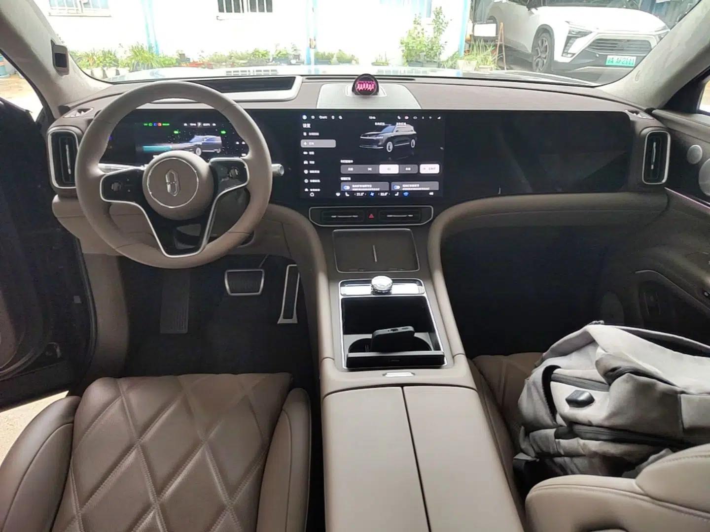 Hima AITO M9 2025 Extended-Range Ultra Version 52 kWh 5-Seater Edition — миниатюра 12