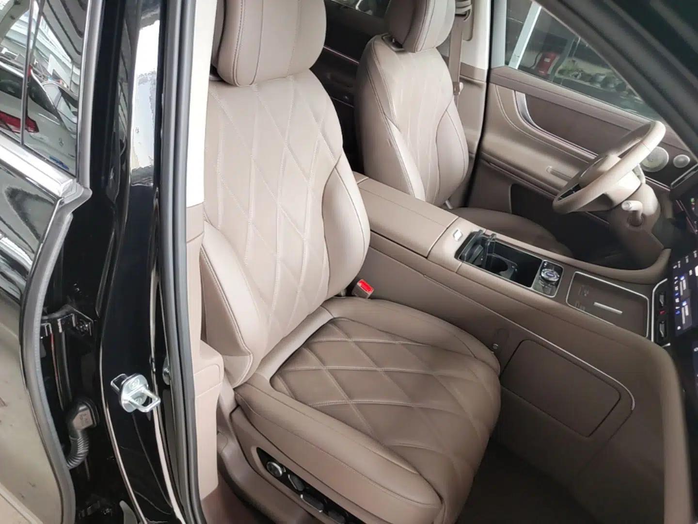 Hima AITO M9 2025 Extended-Range Ultra Version 52 kWh 5-Seater Edition — миниатюра 19
