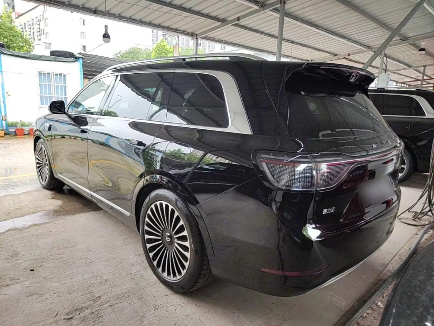 Hima AITO M9 2025 Extended-Range Ultra Version 52 kWh 5-Seater Edition — миниатюра 4