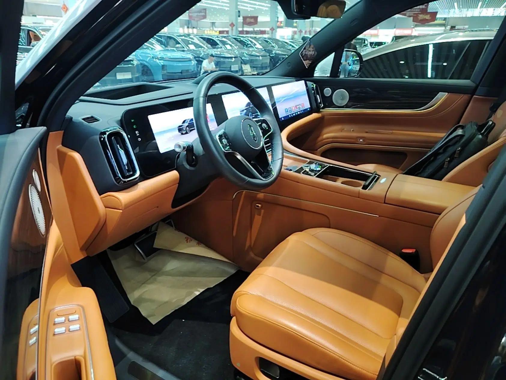 Hima AITO M9 2024 Range-Extended Max Edition 42 kWh 6-Seater Version — миниатюра 18