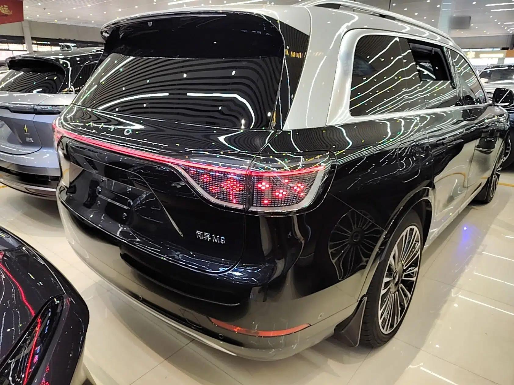 Hima AITO M9 2024 Range-Extended Max Edition 42 kWh 6-Seater Version — миниатюра 6