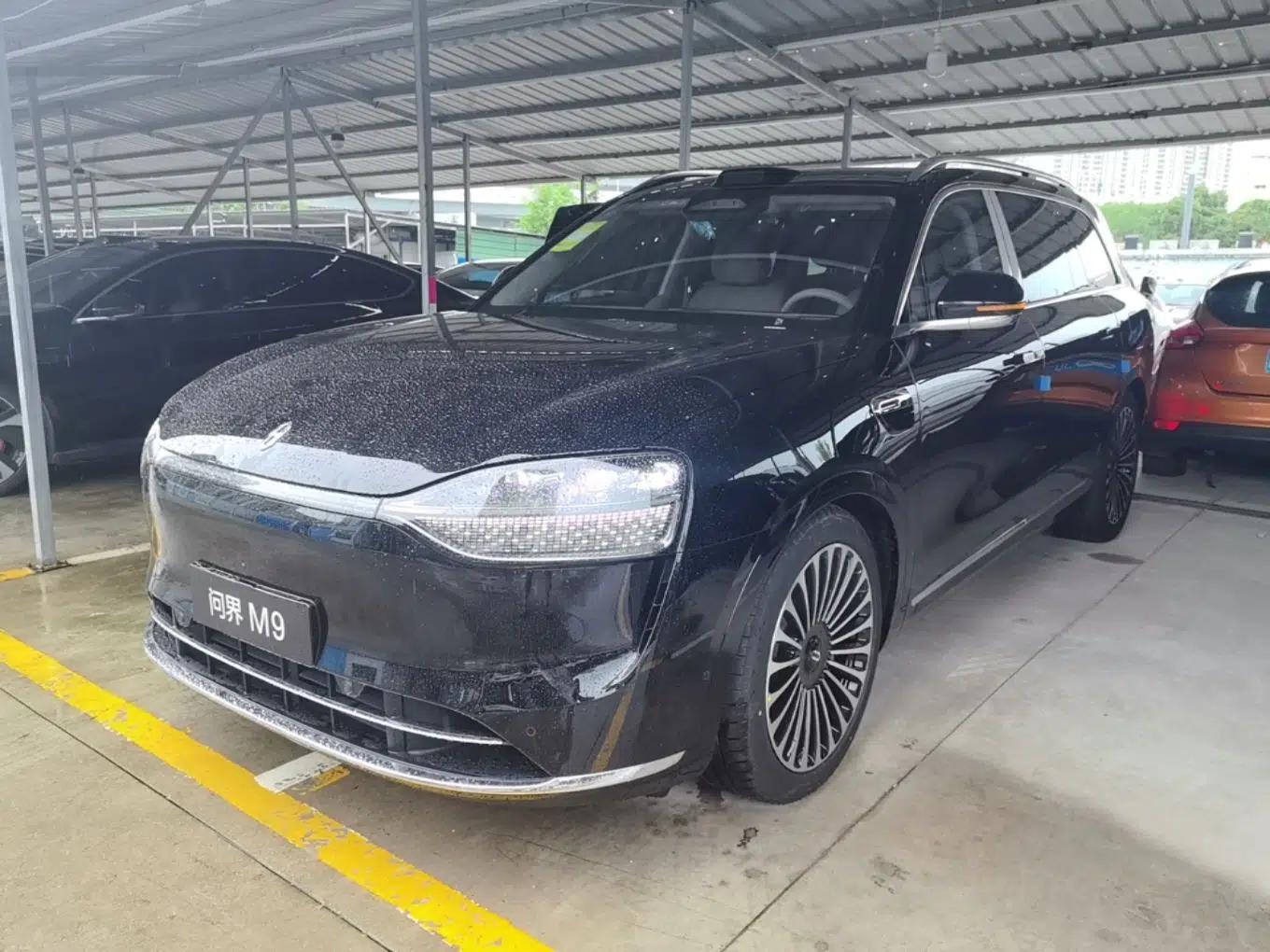 Hima AITO M9 2025 Extended-Range Max Version 52 kWh 6-Seater Edition — миниатюра 1