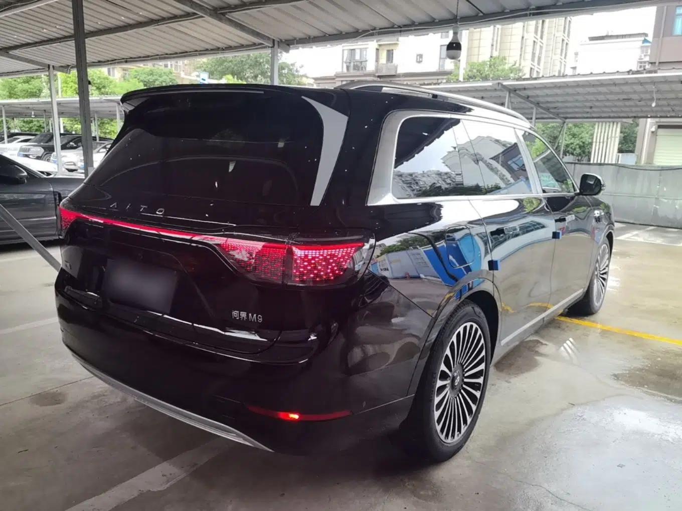 Hima AITO M9 2025 Extended-Range Max Version 52 kWh 6-Seater Edition — миниатюра 6