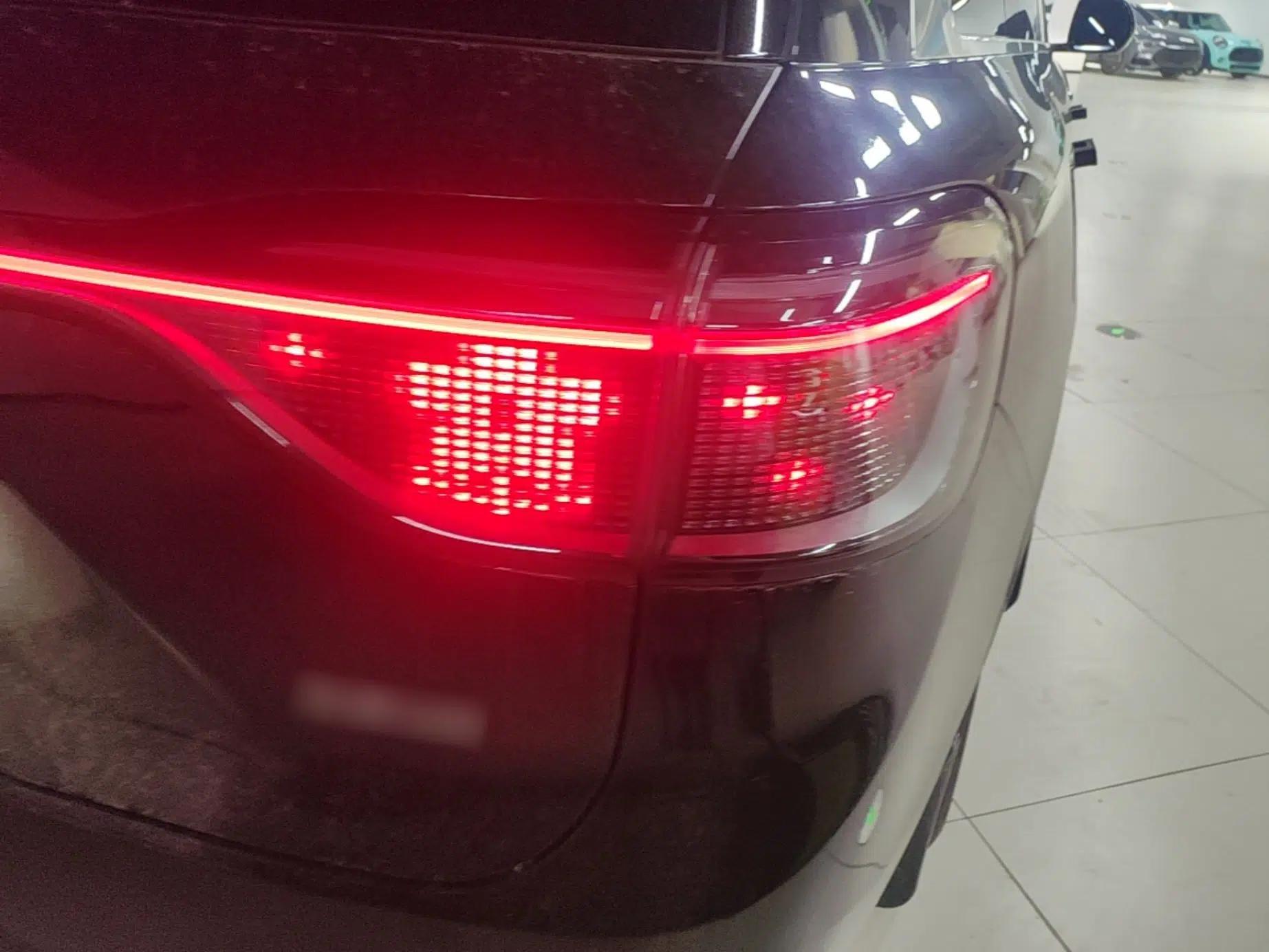 Hima AITO M9 2024 Range-Extended Ultra Version 52 kWh 5-Seater Model — миниатюра 9