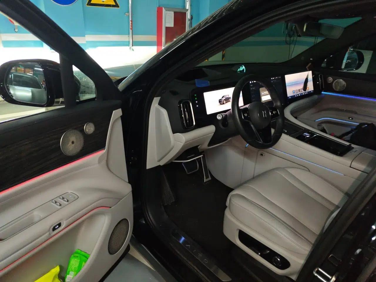 Hima AITO M9 2024 Range-Extended Max Edition 52 kWh 6-Seater Version — миниатюра 16