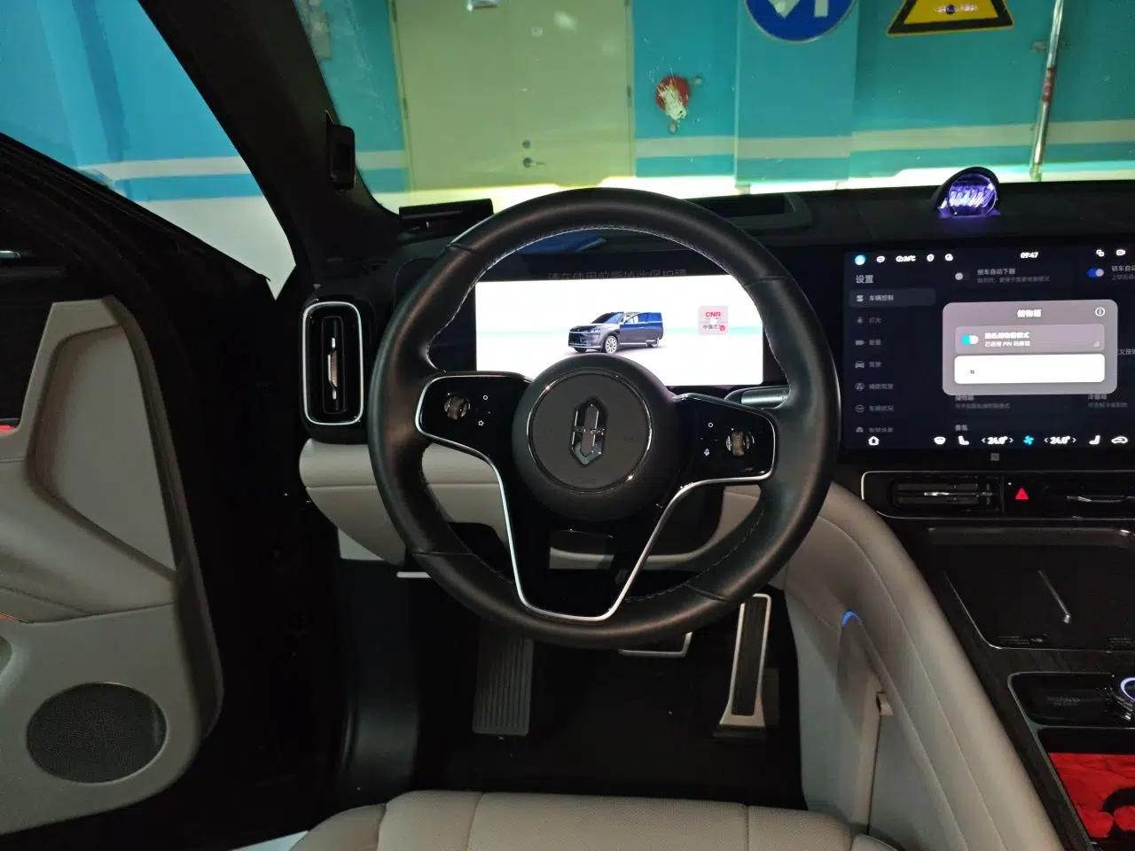 Hima AITO M9 2024 Range-Extended Max Edition 52 kWh 6-Seater Version — миниатюра 10