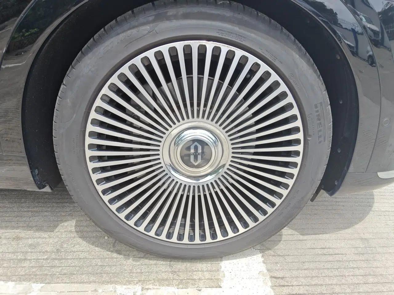 Hima AITO M9 2024 Range-Extended Ultra Version 42 kWh 6-Seater Model — миниатюра 3