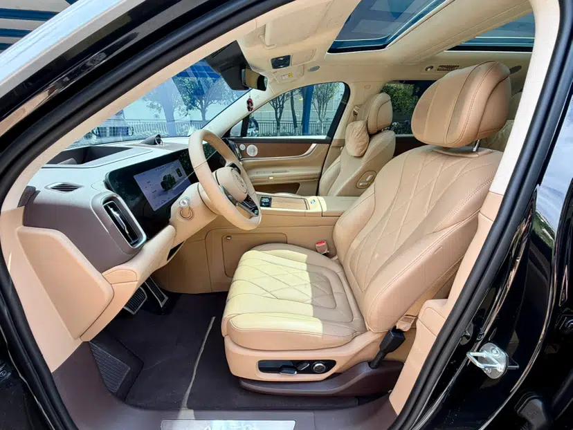 Hima AITO M9 2024 Range-Extended Ultra Version 42 kWh 6-Seater Model — миниатюра 23