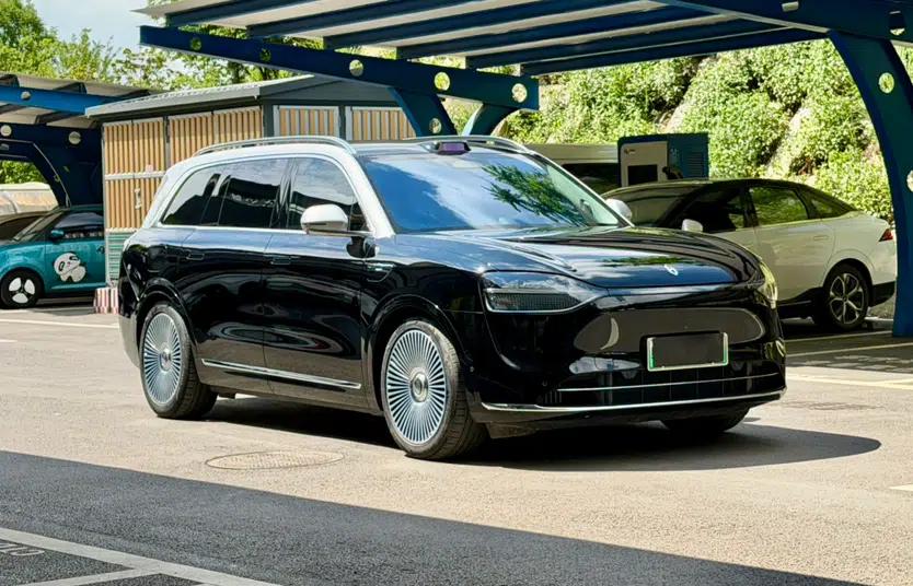 Hima AITO M9 2024 Range-Extended Ultra Version 42 kWh 6-Seater Model — миниатюра 6