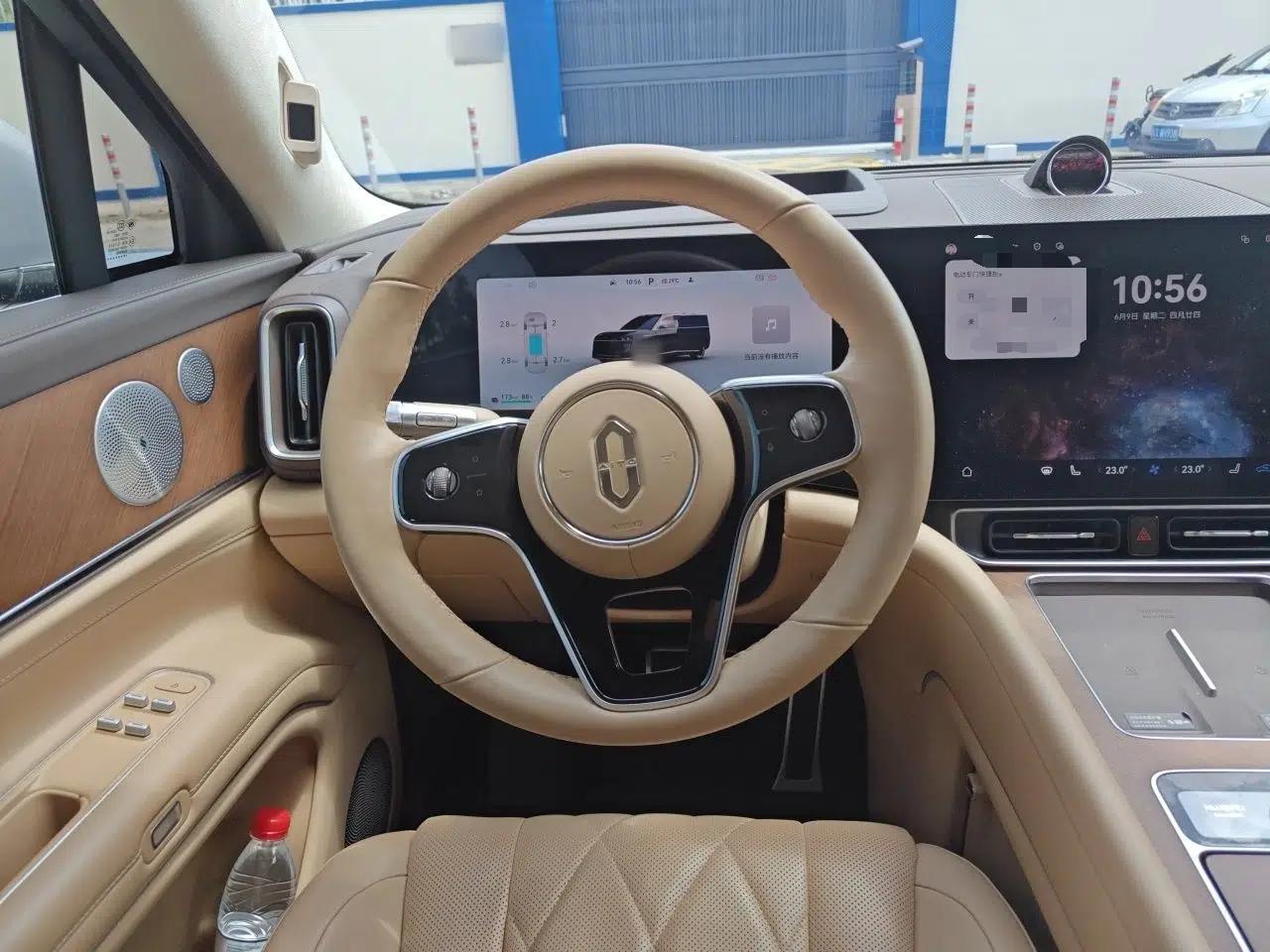 Hima AITO M9 2024 Range-Extended Ultra Version 42 kWh 6-Seater Model — миниатюра 10
