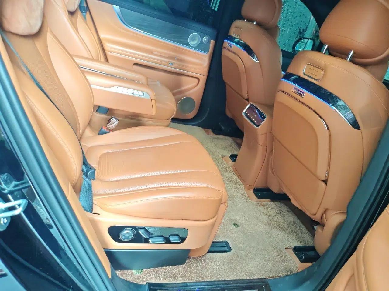 Hima AITO M9 2024 Range-Extended Ultra Version 52 kWh 6-Seater Model — миниатюра 17