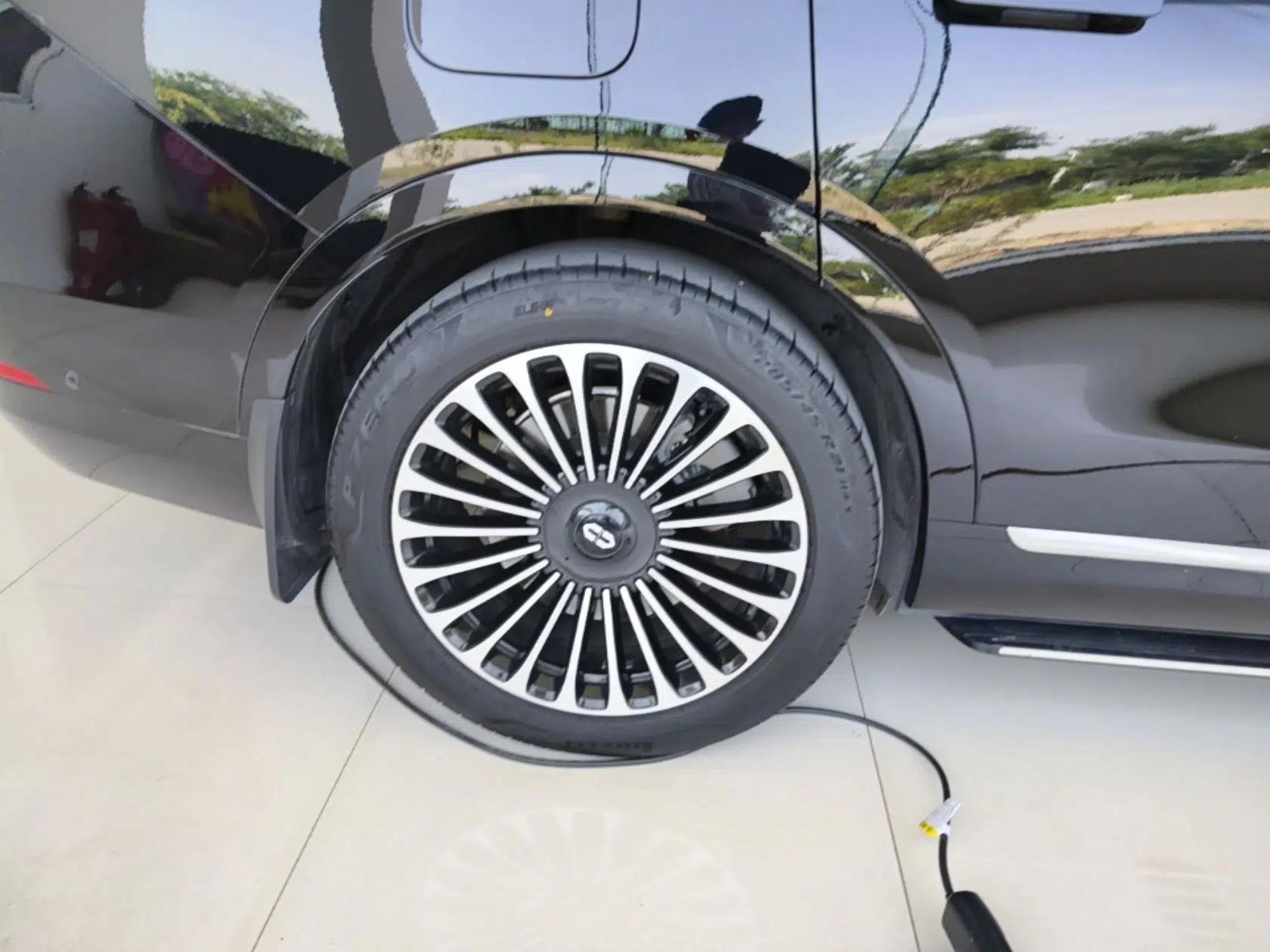 Hima AITO M9 2024 Range-Extended Ultra Version 52 kWh 6-Seater Model — миниатюра 11