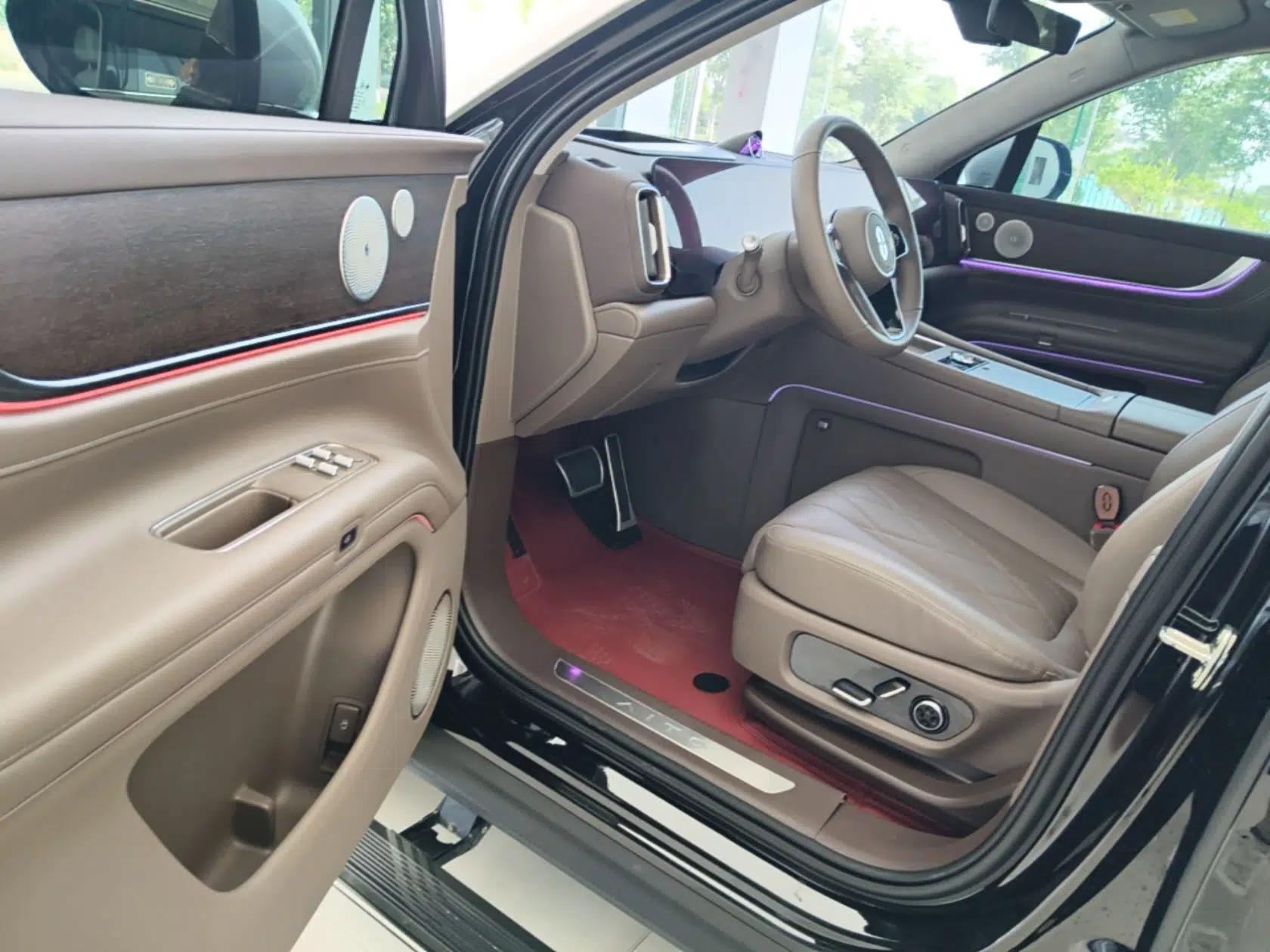 Hima AITO M9 2024 Range-Extended Ultra Version 52 kWh 6-Seater Model — миниатюра 28