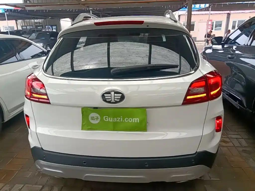 Besturn X80 2017 2.0L Automatic Technology Edition — миниатюра 6