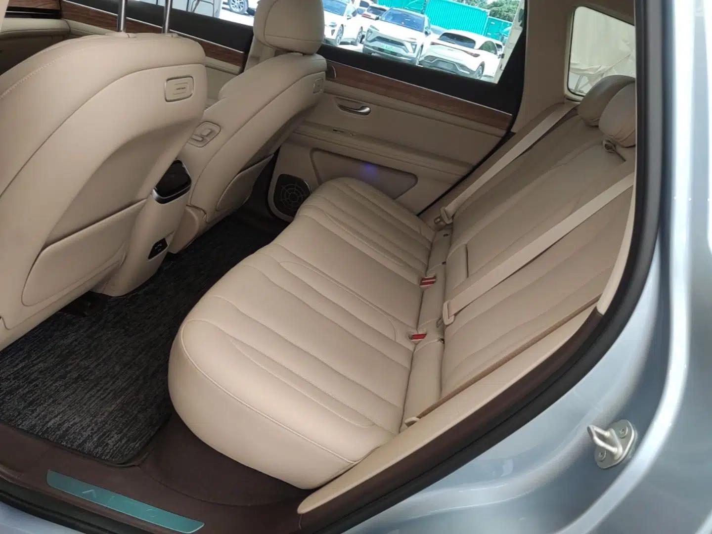 Hima AITO M7 2024 1.5T Intelligent Driving Rear-Drive Max Edition 5 Seats — миниатюра 20