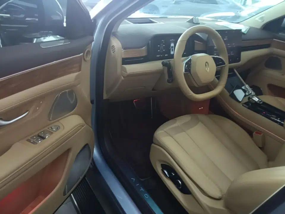 Hima AITO M7 2024 1.5T Intelligent Driving 4WD Max Edition 5 Seats — миниатюра 25