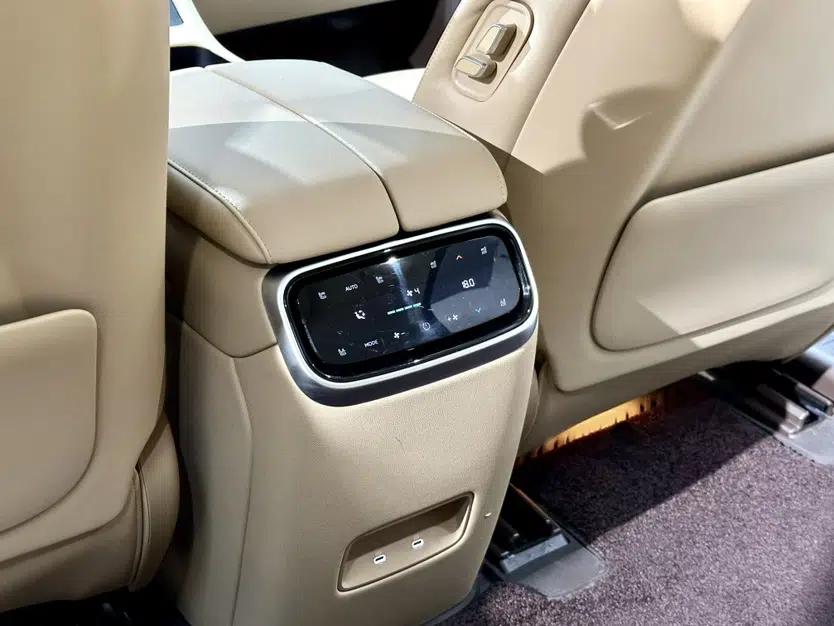 Hima AITO M7 2024 1.5T Intelligent Driving 4WD Max Edition 5 Seats — миниатюра 34