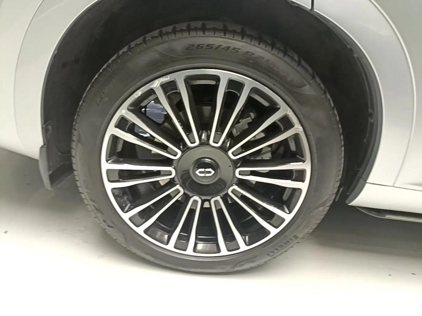 Hima AITO M7 2024 1.5T Intelligent Driving 4WD Max Edition 5 Seats — миниатюра 11