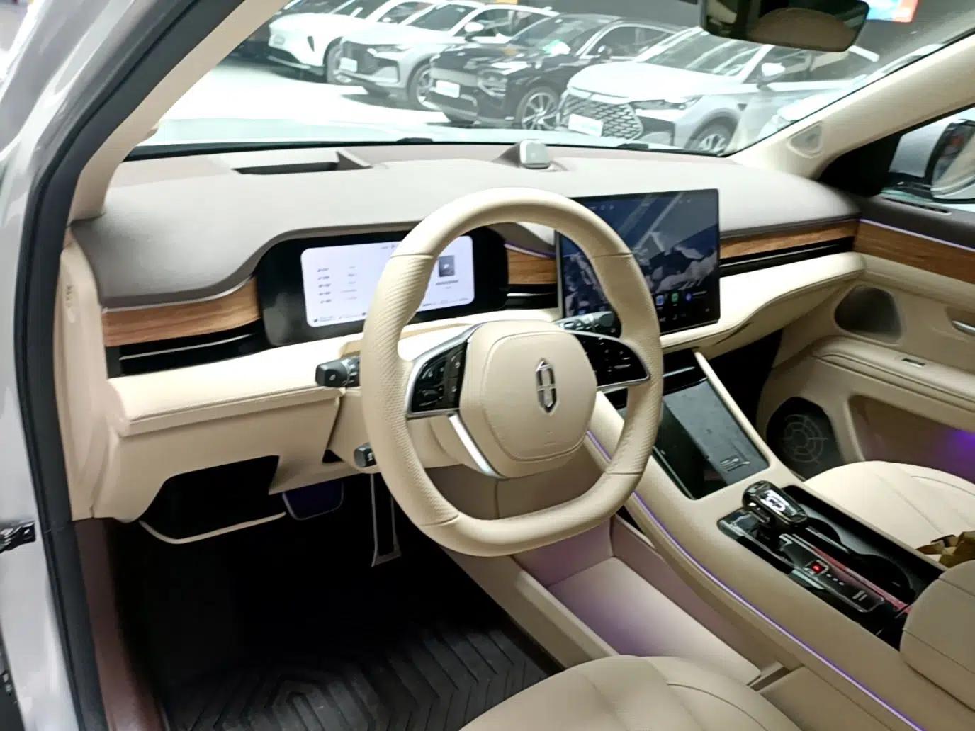 Hima AITO M7 2024 1.5T Intelligent Driving 4WD Max Edition 5 Seats — миниатюра 12